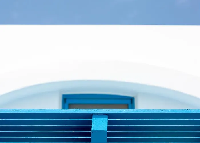 Desiterra & Hotel Karterados (Santorini)