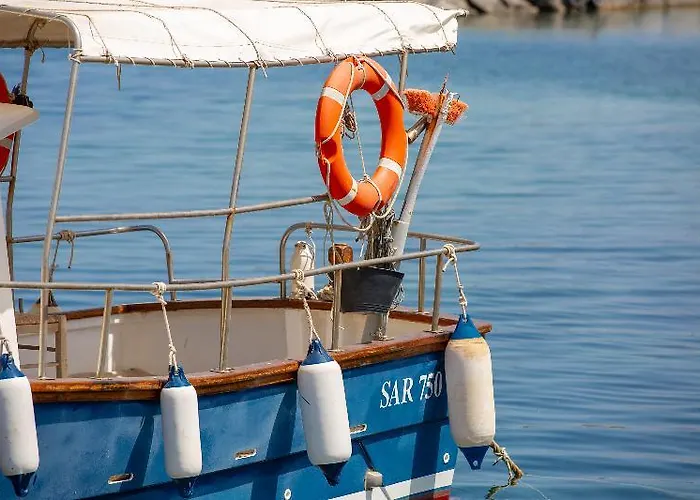 Desiterra & Hotel Karterados (Santorini)
