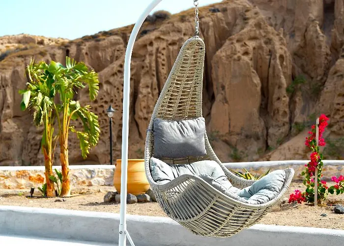 Desiterra & 5* Karterados (Santorini)